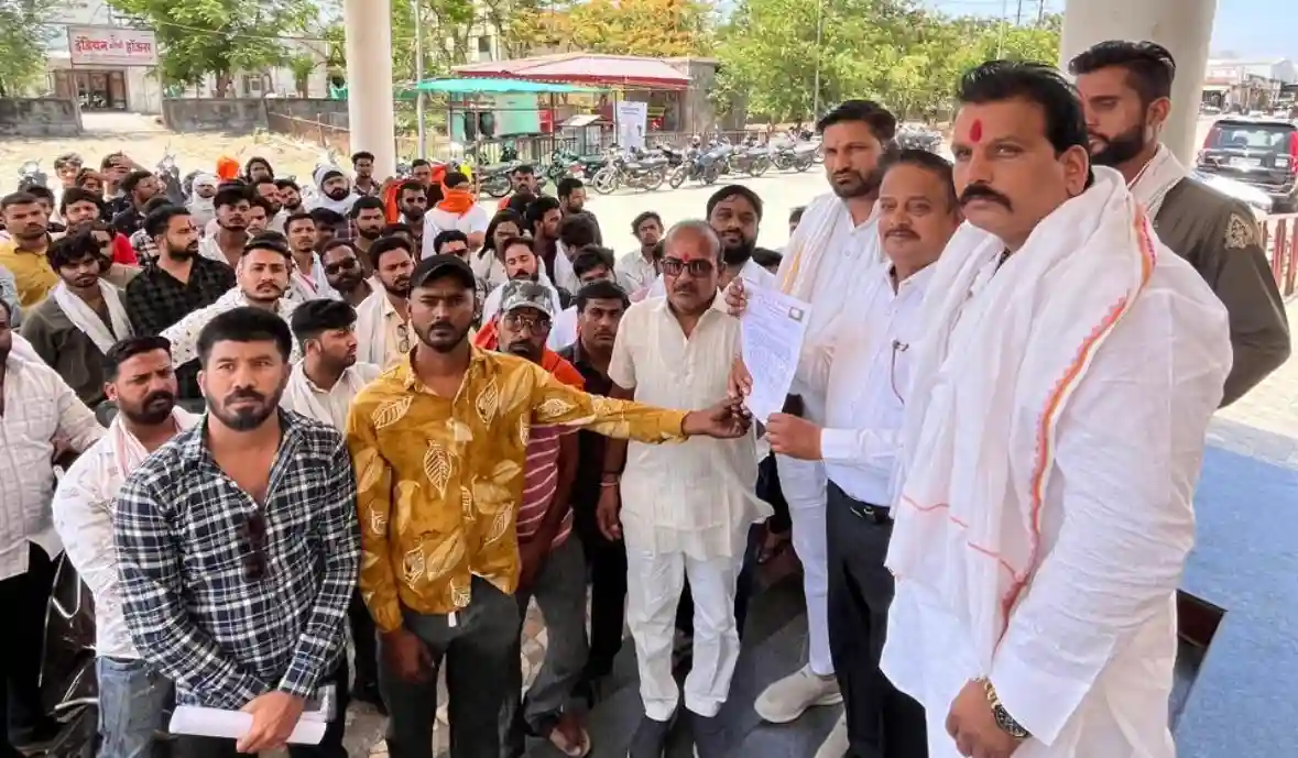 बकरीद से पहले गौ तस्करी रोकने की मांग, विहिप-बजरंग दल ने सौंपा ज्ञापन
