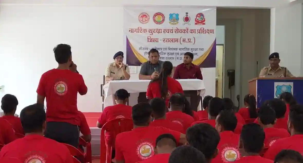 रतलाम में 100 आपदा मित्रों के पहले बैच का प्रशिक्षण पूरा, अब 400 और युवाओं को दिया जाएगा प्रशिक्षण